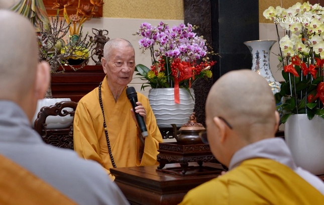 Đức Pháp chủ huấn dụ: "Người nào thiện tâm xuất gia, cần cầu giải thoát, có thể trui rèn để thành pháp khí thì mới thế độ"