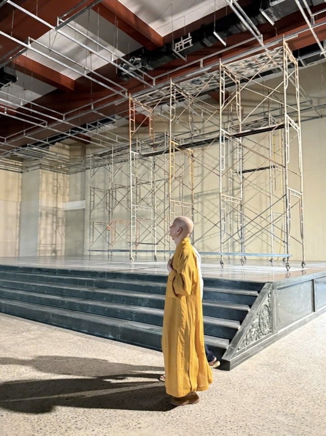 Tại Đại giảng đường Minh Châu, nơi sẽ diễn ra Lễ khai mạc và bế mạc Đại lễ Vesak Liên Hiệp Quốc 2025