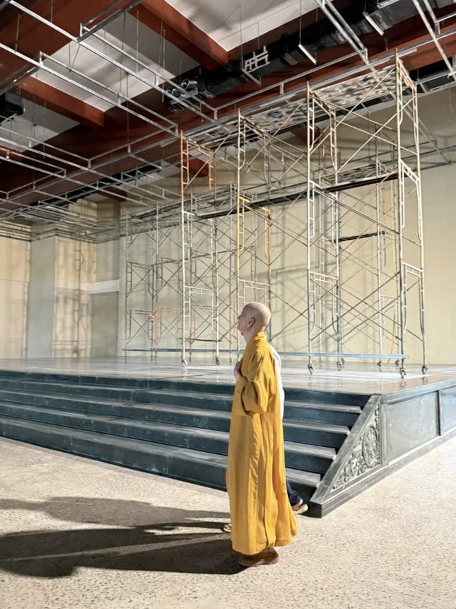 Tại Đại giảng đường Minh Châu, nơi sẽ diễn ra Lễ khai mạc và bế mạc Đại lễ Vesak Liên Hiệp Quốc 2025