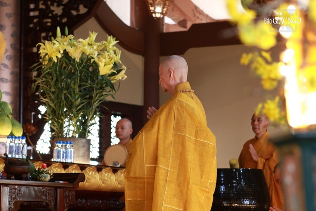 Đại lão Hòa thượng thân lâm tham dự lễ bạch Phật khai kinh