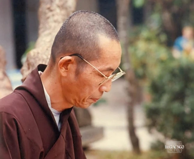 Trưởng lão Hòa thượng Thích Chơn Thiện, Phó Pháp chủ Hội đồng Chứng minh, nguyên Phó Chủ tịch Thường trực Hội đồng Trị sự, nguyên Viện trưởng Học viện Phật giáo VN tại Huế