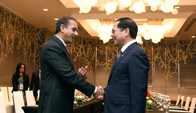 Phó Thủ tướng Chính phủ, Bộ trưởng Ngoại giao Bùi Thanh Sơn đã tiếp ông Kirti Vardhan Singh, Quốc vụ khanh phụ trách ngoại giao, môi trường và lâm nghiệp Ấn Độ - Ảnh: Thông tin Chính phủ Phó Thủ tướng Chính phủ, Bộ trưởng Ngoại giao Bùi Thanh Sơn đã tiếp ông Kirti Vardhan Singh, Quốc vụ khanh phụ trách ngoại giao, môi trường và lâm nghiệp Ấn Độ - Ảnh: Thông tin Chính phủ