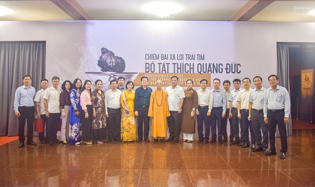 Phái đoàn do Phó Thủ tướng Mai Văn Chính dẫn đầu tại Việt Nam Quốc Tự