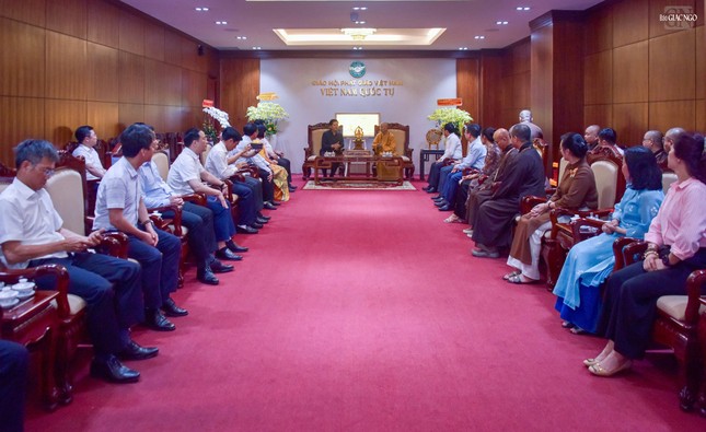 Đức Pháp chủ tiếp phái đoàn tại Việt Nam Quốc Tự