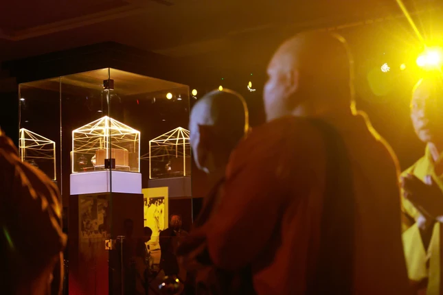 Trong không gian tôn nghiêm - Ảnh: Hải An