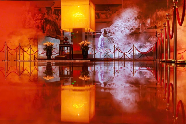 Hình ảnh nơi tôn trí xá-lợi Bồ tát trước giờ chư tôn Trưởng lão khải bạch mở đầu chiêm bái - Ảnh: Hải An