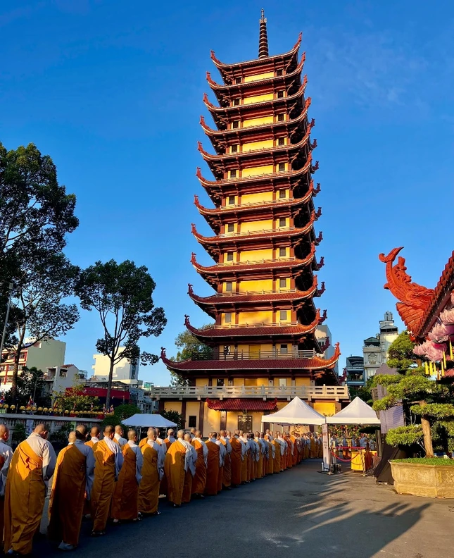 Bảo tháp Đa Bảo - công trình kỷ niệm Pháp nạn 1963, nơi sẽ tôn trí xá-lợi Trái tim Bồ-tát Thích Quảng Đức