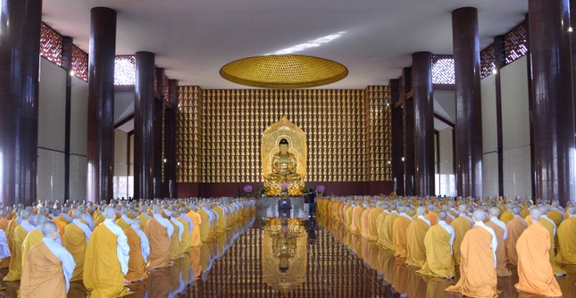 Năm nay nhuận 2 tháng 6, nên mùa an cư tại Học viện bắt đầu từ ngày 10-5 ÂL và kết thúc ngày 10-7 ÂL