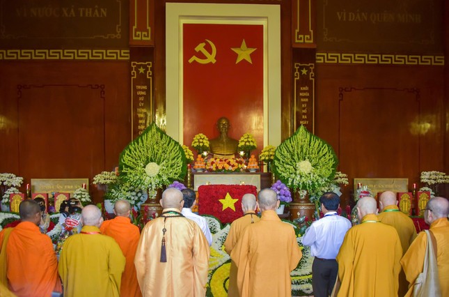 Lễ tưởng niệm tại Đền tưởng niệm Ngã Ba Giồng, TP.HCM - Ảnh: Quảng Đạo/BGN