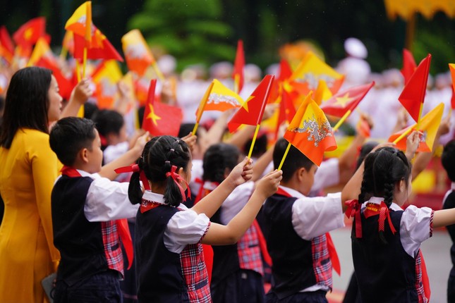 Trích một số hình ảnh trong ngày đầu hoạt động của Quốc vương Bhutan Jigme Khesar Namgyel Wangchuck và Hoàng hậu đang có chuyến thăm cấp Nhà nước tới Việt Nam từ ngày 18 đến 22-8
