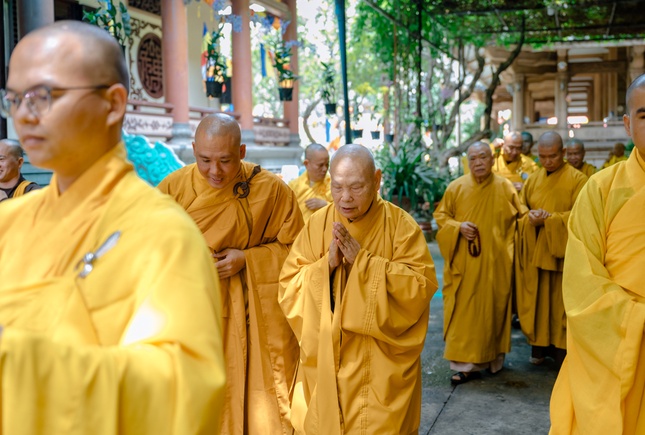 Chư vị Trưởng lão Hội đồng Chứng minh, Hội đồng Trị sự quang lâm thiền viện Vạn Hạnh - Ảnh: Đăng Huy Chư vị Trưởng lão Hội đồng Chứng minh, Hội đồng Trị sự quang lâm thiền viện Vạn Hạnh - Ảnh: Đăng Huy