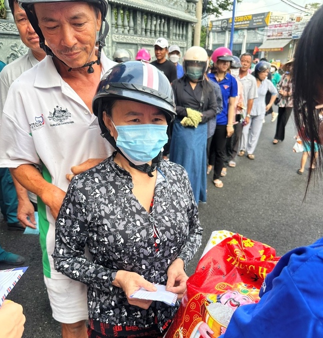 San sẻ yêu thương