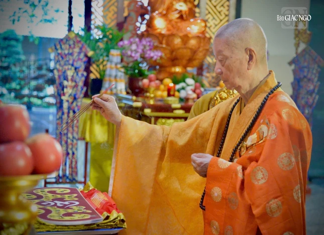 Đại lão Hòa thượng Thích Trí Quảng thân lâm chứng minh cầu nguyện