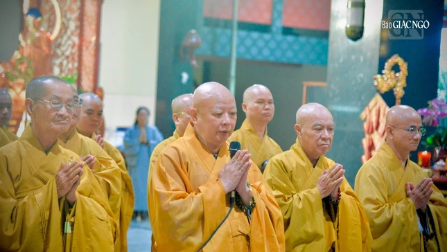 Chư tôn đức tham dự