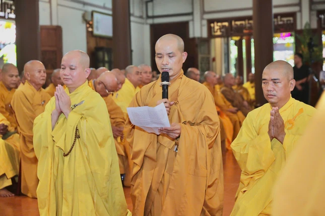 Đại đức Thích Nguyên Đăng phát nguyện làm tròn trọng trách trụ trì một ngôi già-lam nổi tiếng tại tỉnh Khánh Hòa Đại đức Thích Nguyên Đăng phát nguyện làm tròn trọng trách trụ trì một ngôi già-lam nổi tiếng tại tỉnh Khánh Hòa