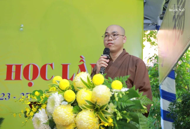 Đại đức Thích Nguyên Hưng phát biểu khai mạc