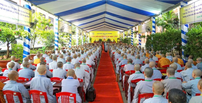 407 Tăng Ni tham dự Khóa bồi dưỡng Luật học năm 2025 tại chùa Huệ Nghiêm (phường An Lạc, TP.HCM) 407 Tăng Ni tham dự Khóa bồi dưỡng Luật học năm 2025 tại chùa Huệ Nghiêm (phường An Lạc, TP.HCM)