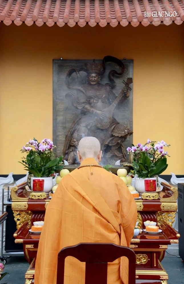 Đức Pháp chủ chủ trì Lễ an vị