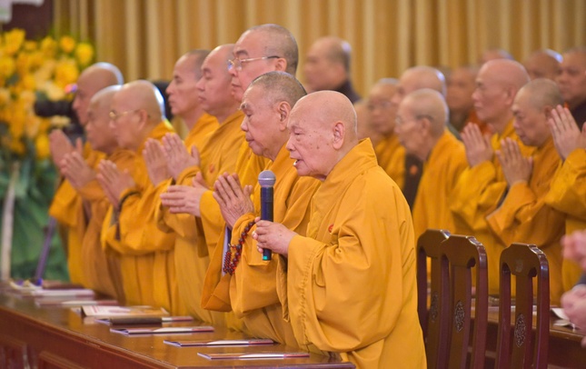 Trưởng lão Hòa thượng Chủ tịch Hội đồng Trị sự và chư vị giáo phẩm lãnh đạo Giáo hội tham dự - Ảnh: Quảng Đạo