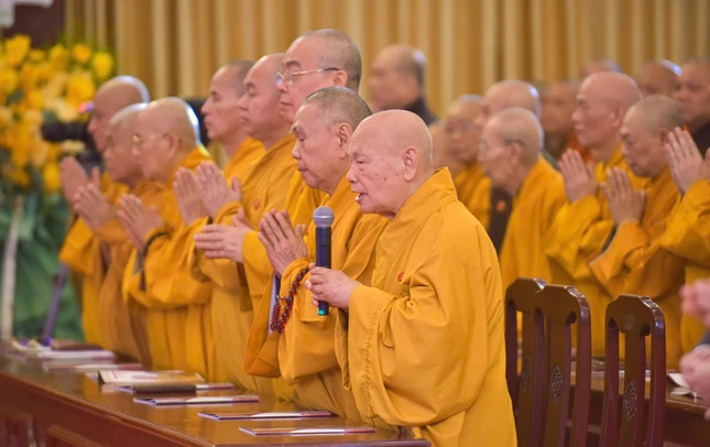 Trưởng lão Hòa thượng Chủ tịch Hội đồng Trị sự và chư vị giáo phẩm lãnh đạo Giáo hội tham dự - Ảnh: Quảng Đạo