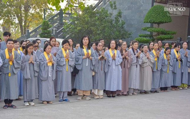 Chư Tăng Ni và Phật tử Đạo tràng Pháp Hoa tham dự