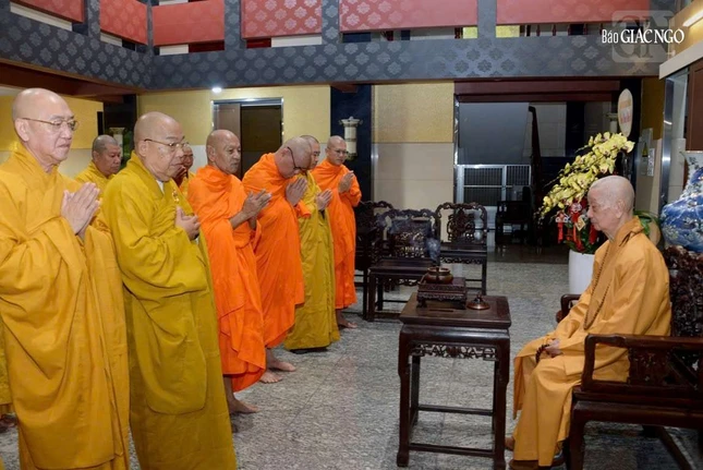 Chư vị giáo phẩm Ban Thường trực Ban Trị sự GHPGVN TP.Cần Thơ khánh tuế Đức Pháp chủ - Đại lão Hòa thượng Thích Trí Quảng Chư vị giáo phẩm Ban Thường trực Ban Trị sự GHPGVN TP.Cần Thơ khánh tuế Đức Pháp chủ - Đại lão Hòa thượng Thích Trí Quảng