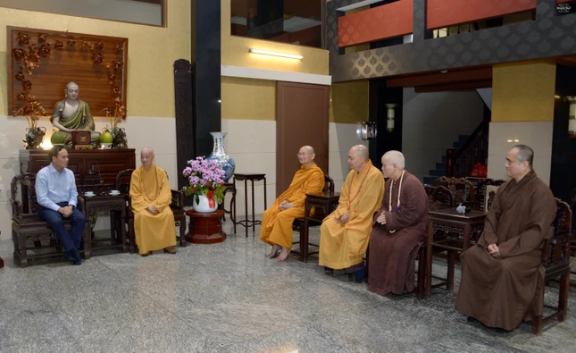 Bí thư Thành ủy Trần Lưu Quang chia sẻ thông tin về tình hình phát triển của TP.HCM Bí thư Thành ủy Trần Lưu Quang chia sẻ thông tin về tình hình phát triển của TP.HCM