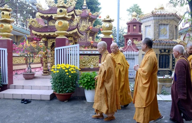 Huê Nghiêm là ngôi tổ đình gắn liền với sự hình thành và phát triển của Nam Bộ