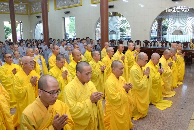 Chư Tăng Ni tông môn Vạn Đức