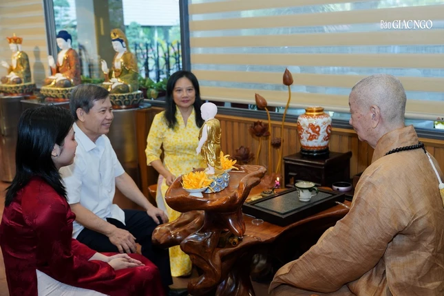 Câu chuyện đầu xuân bên tách trà tại chùa Huê Nghiêm