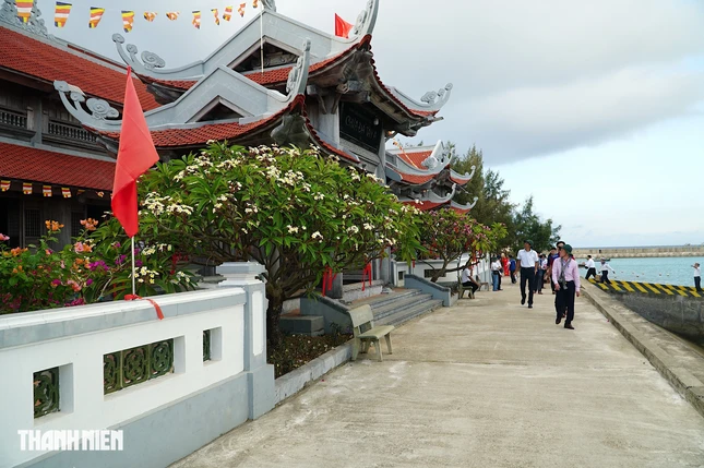 Chùa Đá Tây A nằm trên đảo Đá Tây A, thuộc quần đảo Trường Sa, tỉnh Khánh Hòa