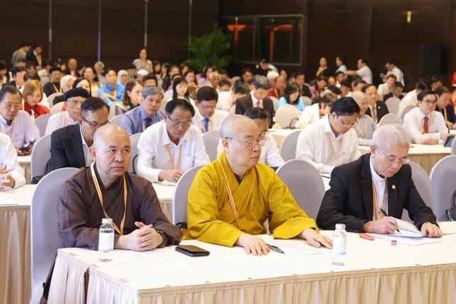 Chư vị giáo phẩm lãnh đạo Giáo hội tham dự Trung tâm thảo luận số 1