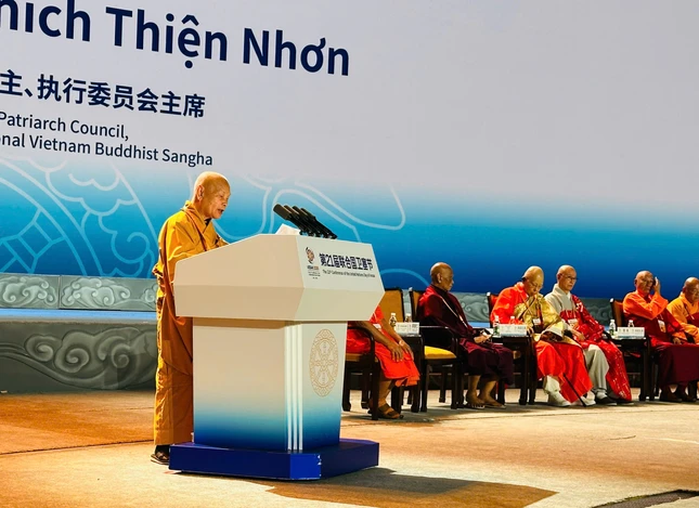 Trưởng lão Hoà thượng Thích Thiện Nhơn - Phó Pháp chủ Hội đồng Chứng minh, Chủ tịch Hội đồng Trị sự phát biểu trong phiên toàn thể