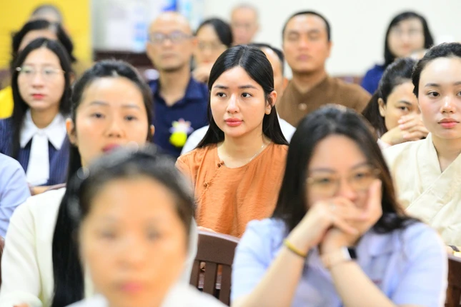 Nhiều bạn trẻ theo học Phật học thuộc hệ Đào tạo từ xa và Sau đại học thuộc Học viện Phật giáo VN tại TP.HCM - Ảnh: Ban Truyền thông Học viện Nhiều bạn trẻ theo học Phật học thuộc hệ Đào tạo từ xa và Sau đại học thuộc Học viện Phật giáo VN tại TP.HCM - Ảnh: Ban Truyền thông Học viện