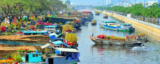 Bến Bình Đông tại TP.HCM một ngày giáp Tết