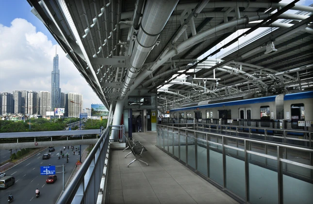 Nhiếp ảnh gia Trần Thế Phong chụp tuyến metro của TP.HCM
