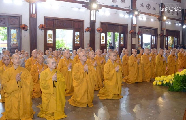 Các tân Tỳ-kheo Các tân Tỳ-kheo