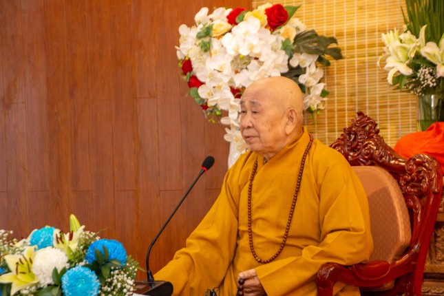 Hòa thượng Thích Như Tín sách tấn chư hành giả an cư