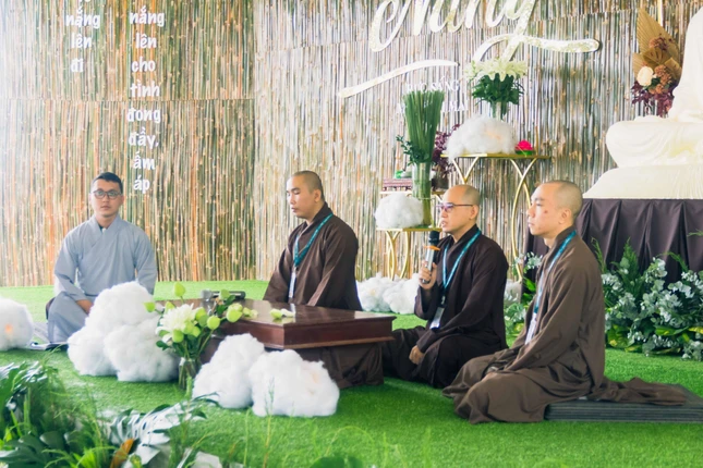 Buổi pháp đàm "Cầu vồng sau mưa"