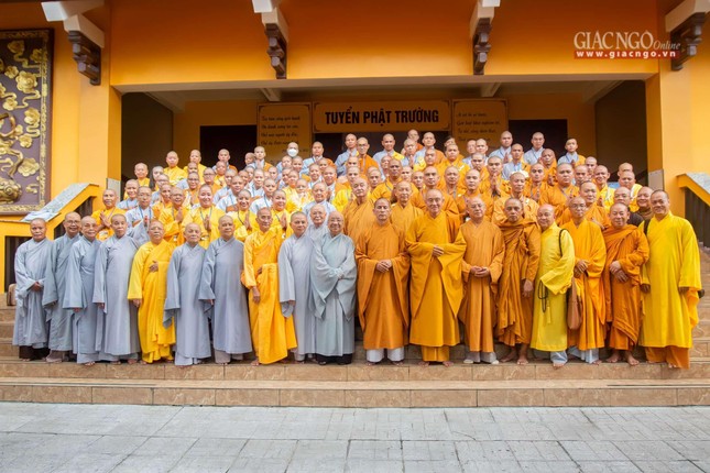 Ban Tổ chức, Hội đồng Thập sư và các giới tử chụp hình lưu niệm