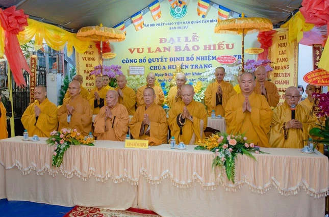 Chư tôn đức chứng minh tham dự Chư tôn đức chứng minh tham dự