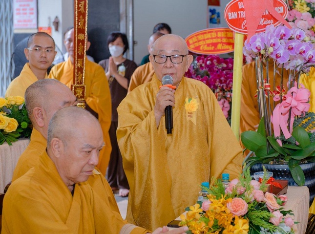 Trưởng lão Hòa thượng Thích Như Tín huấn từ đến Đại đức tân trụ trì