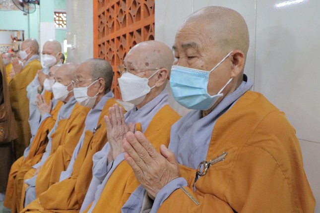 Chư tôn đức Ni tham dự