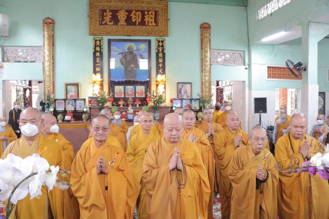 Đoàn Ban Trị sự GHPGVN TP.HCM do Hòa thượng Thích Lệ Trang, Trưởng ban Trị sự GHPGVN TP.HCM dẫn đầu