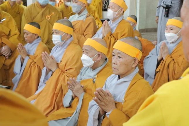 Một lòng hướng về Ân sư