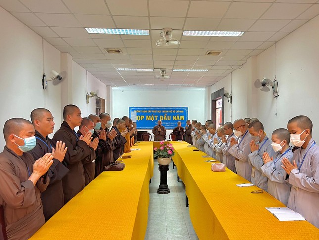 Quang cảnh buổi họp