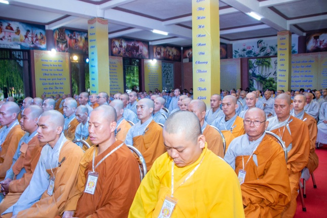 Giới tử Tăng tham dự lễ khai mạc