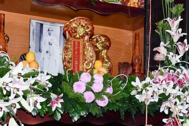 Long vị Tổ sư Hải Bình - Bảo Tạng