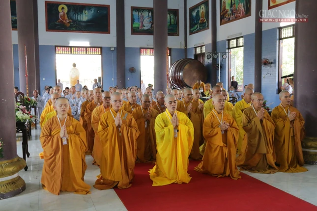 Truyền Bồ-tát giới, Thập thiện giới và bế mạc Đại giới đàn Bảo Tạng ảnh 1