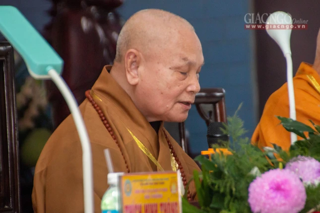 Hòa thượng Thích Thiện Nhơn, đương vi đàn đầu Hòa thượng